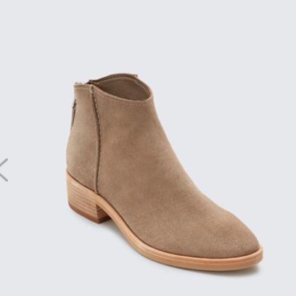 Dolce Vita booties in Taupe